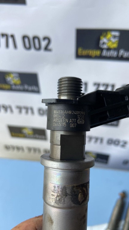 Injector Opel Vivaro 2.0 dci 2008 cod 0445115007