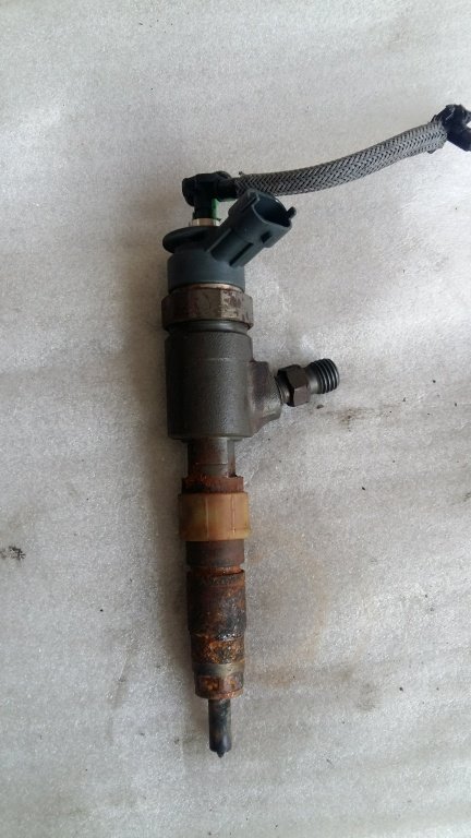 Injector peugeot 207 308 partner citroen c3 c4 ford fiesta 1.6hdi 9h06 0445110739