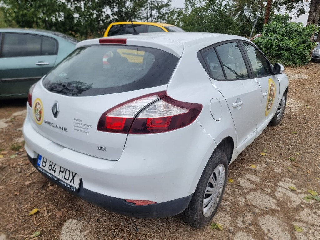 Injector Renault Megane 3 2016 hatchback 1.5 dci