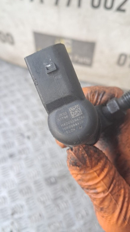 Injector Renault Scenic 3 1.5 DCI cod motor K9K832 transmisie manuala 6+1 an 2010 cod 8200294788 / 1...