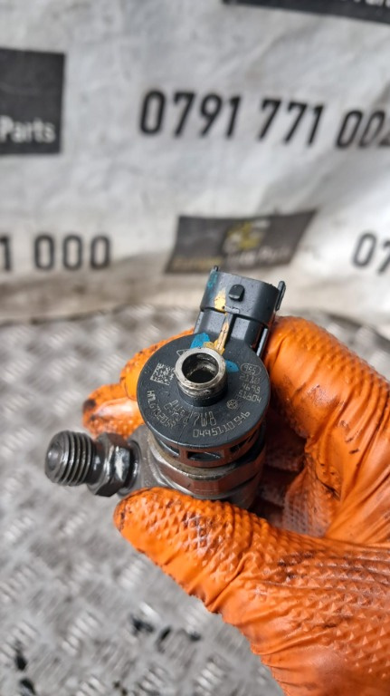 Injector Renault Trafic 3 1.6 DCI cod motor R9M an 2016 cod 0445110546