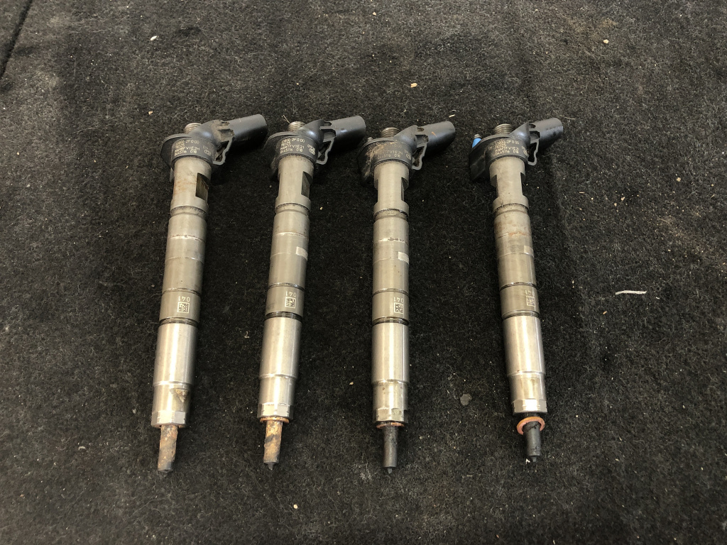 Injector Santa Fe 2.2 crdi 197cp Automat sedan 2011 (338002F000)
