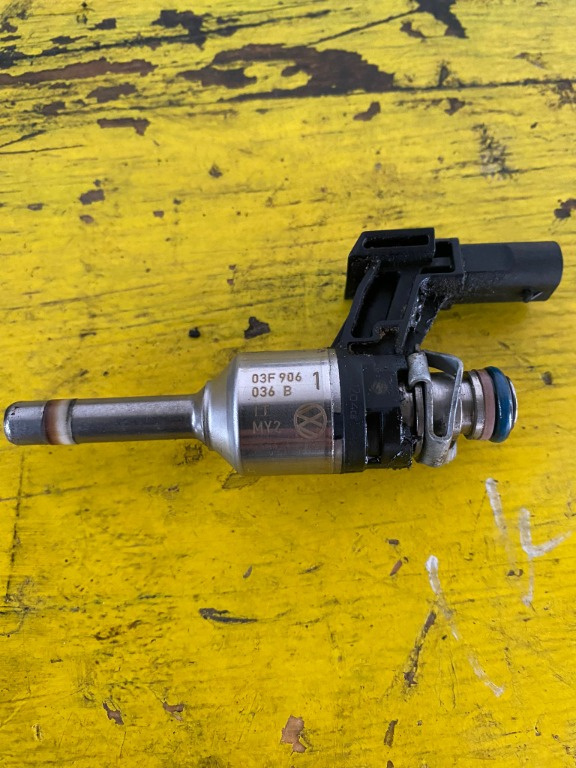 Injector Seat Leon 1P 1.2 TSI 2009 2010 2011 2012 2013 cod 03F906036B