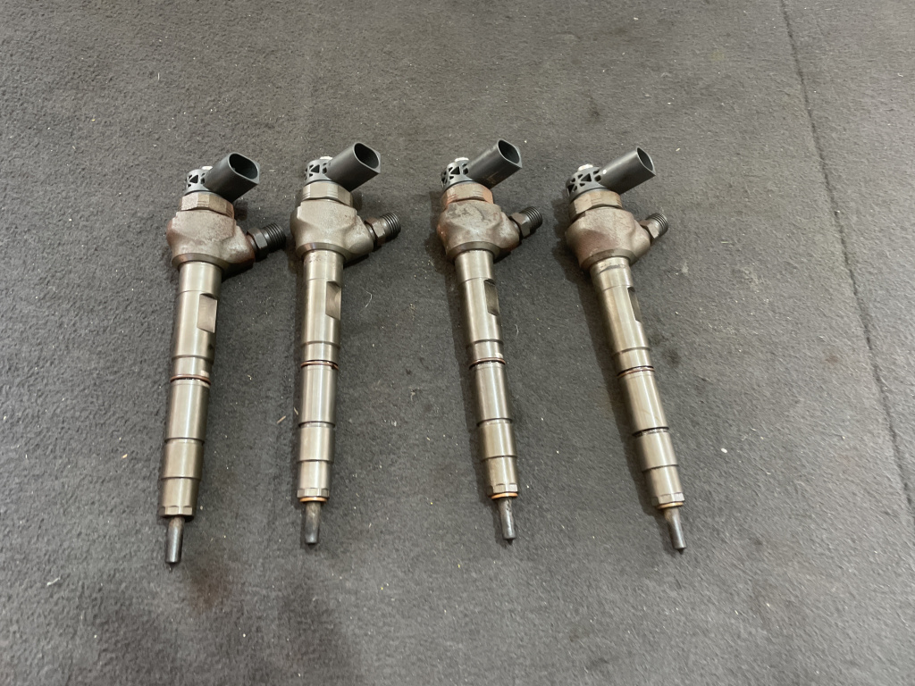 Injector Sharan sedan 2013 (03L130277J)