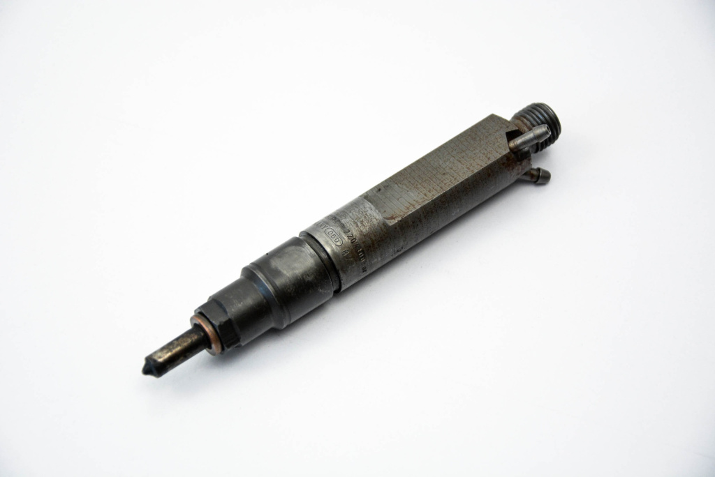 Injector Skoda FABIA 1 1999 - 2007 028130203F, 220/300BAR