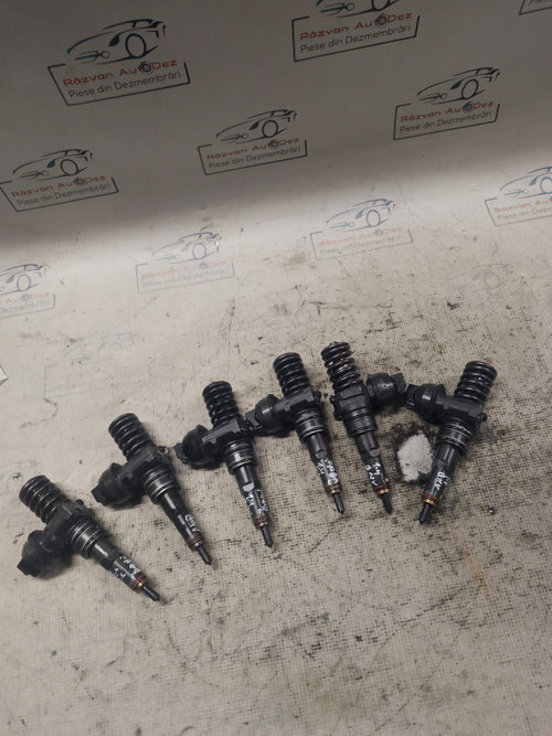 Injector Skoda Fabia 2 1.4 2009, 038130073AG