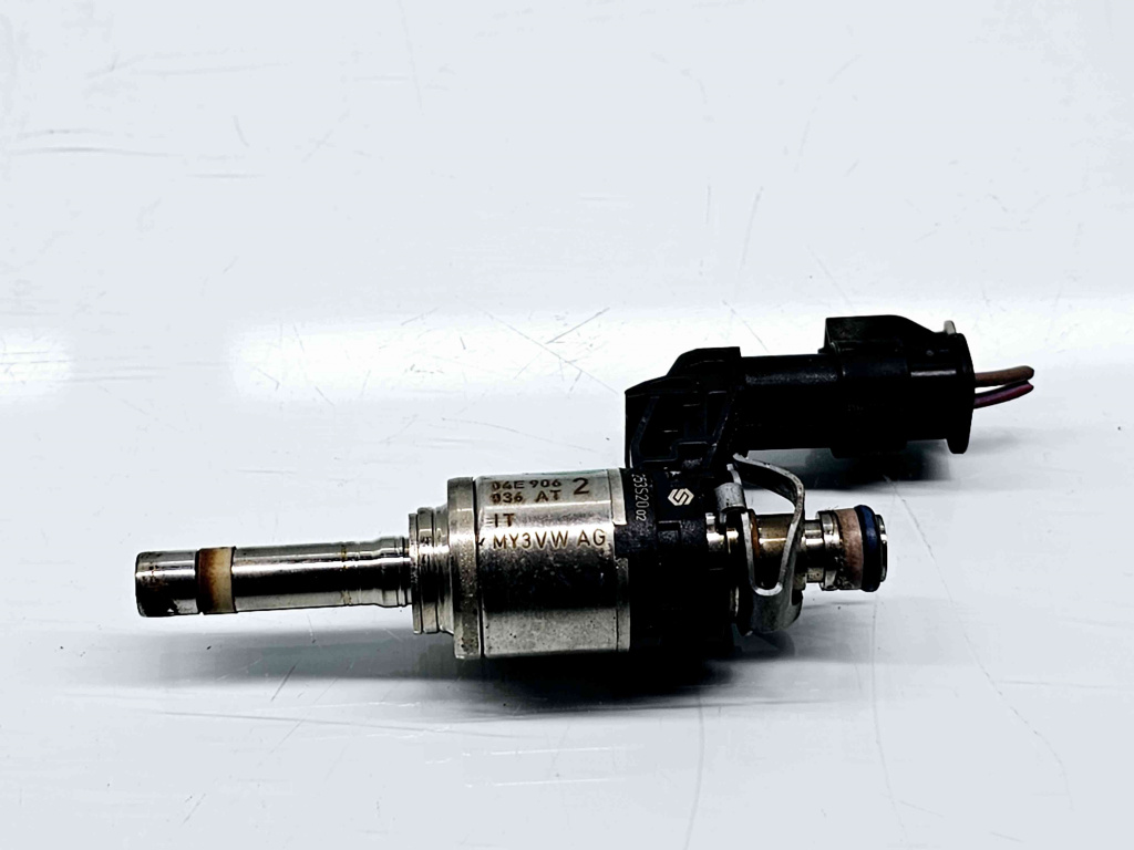 Injector Skoda Fabia 3 Combi (NJ5) [Fabr 2014-2022] 04E906036AT 1.3 Benz DKLD 70KW / 95CP 1.3 Benz DKLD 70KW / 95CP