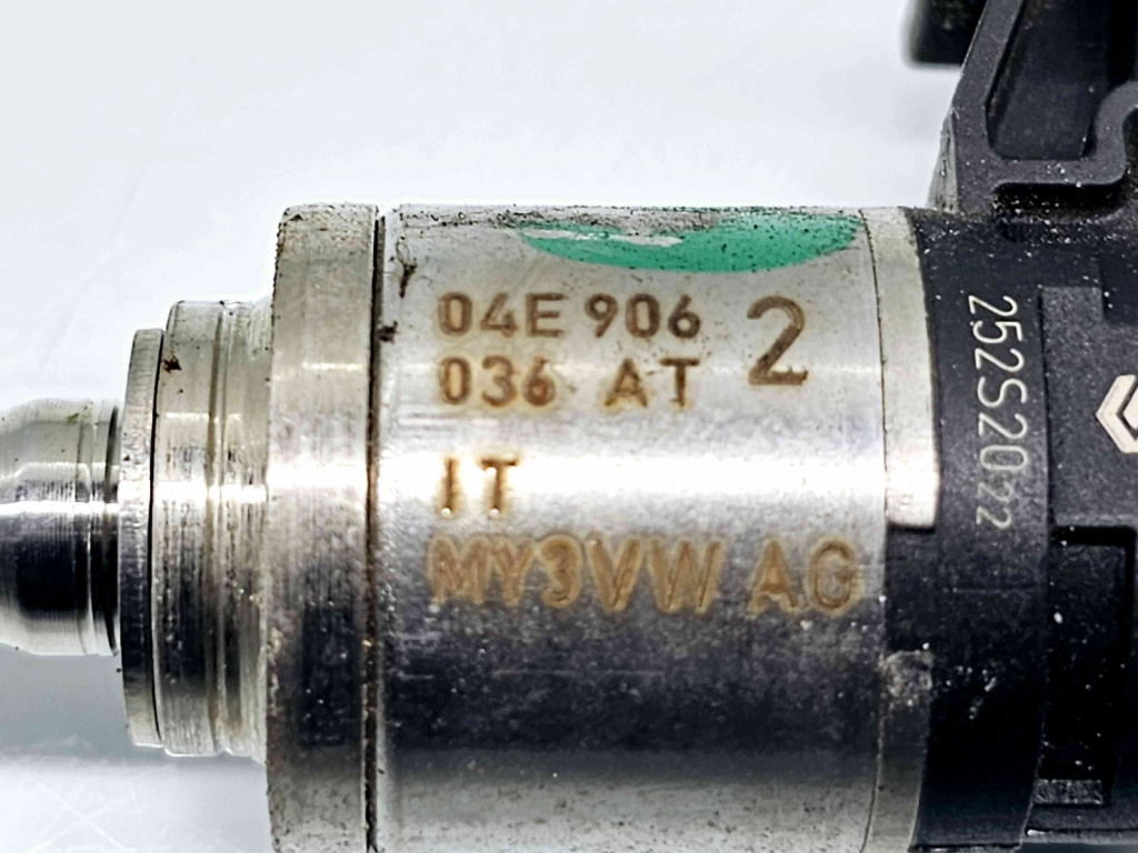 Injector Skoda Fabia 3 Combi (NJ5) [Fabr 2014-2022] 04E906036AT 1.3 Benz DKLD 70KW / 95CP 1.3 Benz DKLD 70KW / 95CP