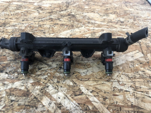 Injector Skoda Fabia 3 combi sedan 2011 (03E906031C)
