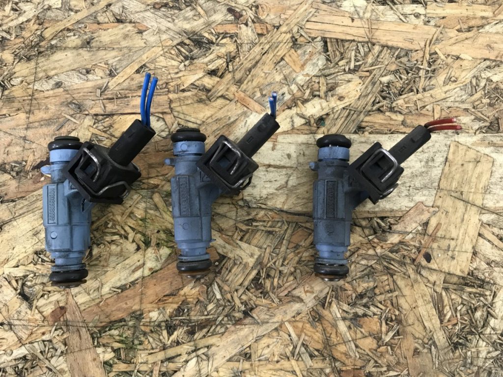 Injector Smart ForTwo 0,7 benzina coupe 2006 (0003099v004)