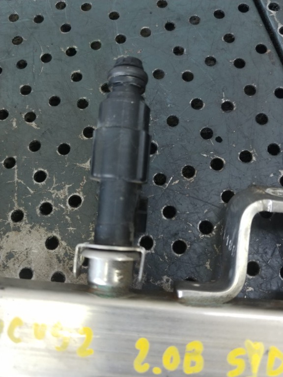 Injector syda 2.0b ford focus 2 0280156152