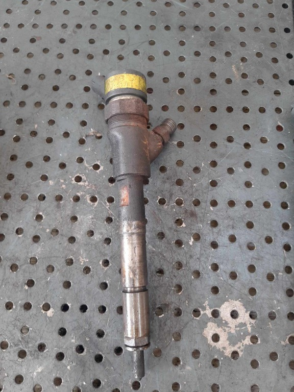Injector toyota yaris 1.4 d-4d 1nd-tv 0445110215