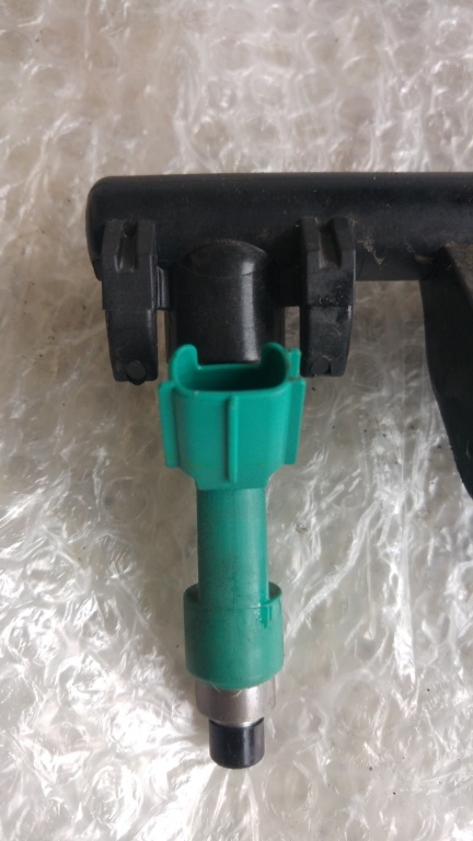 Injector toyota yaris aygo p13 1.0b 1kr 2010- 23250-00020 23814-0q010-a