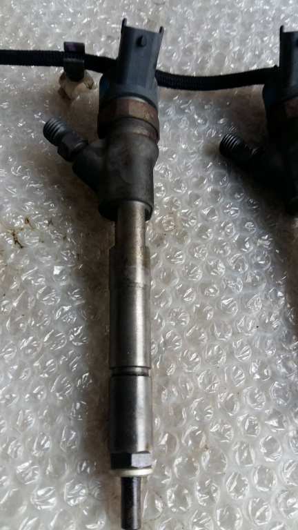 Injector toyota yaris verso 1.4 d-4d 0445110214 1nd 1999-2005