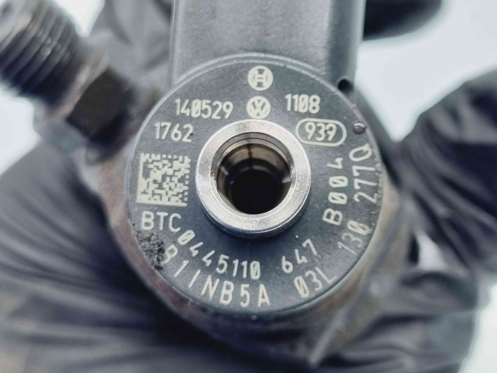 Injector Volkswagen Amarok [Fabr 2010-prezent] 03L130277Q 0445110647 2.0 TDI CFFB 103KW / 140CP