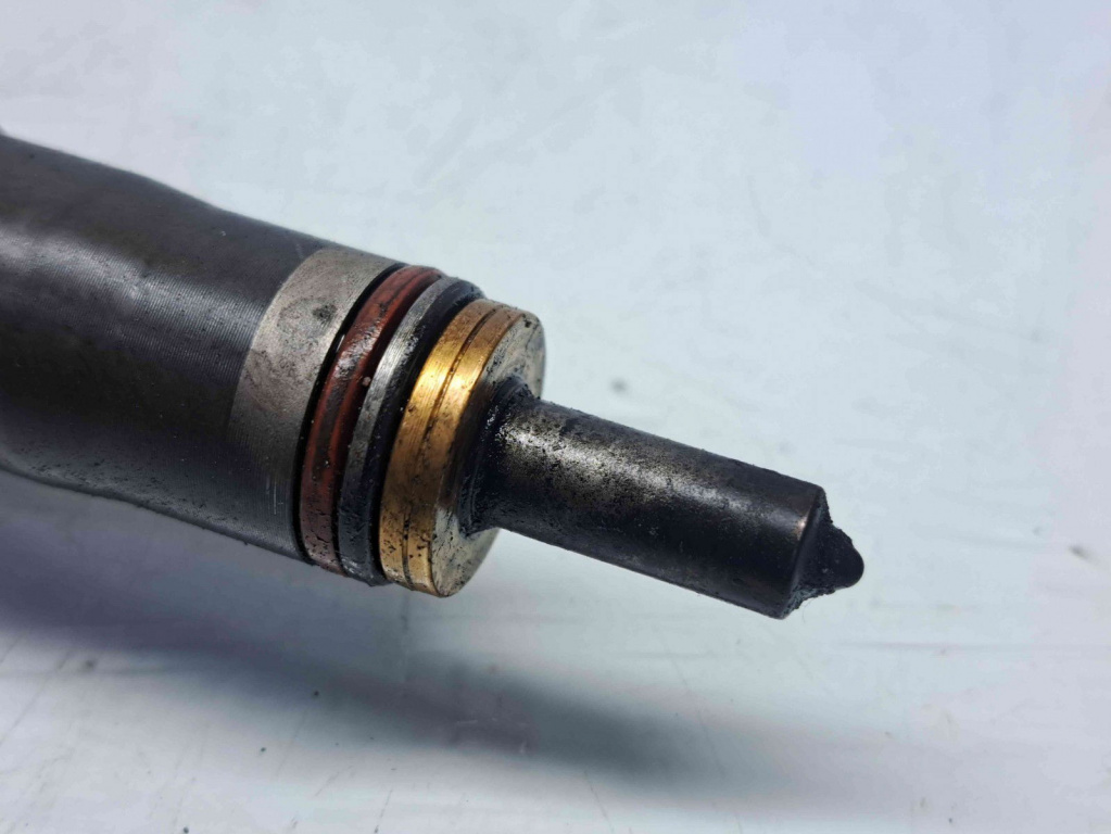 Injector Volkswagen Caddy 3 (2KA, 2KH) [Fabr 2004-2009] 038130073AG 0414720215 1.9 TDI BXE 77KW / 105CP