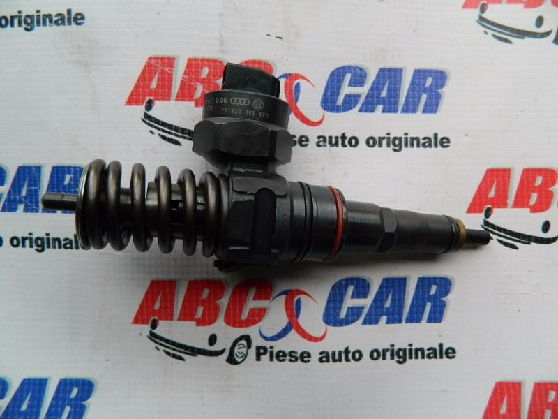 Injector Volkswagen Golf 4 1997-2005 038130073J
