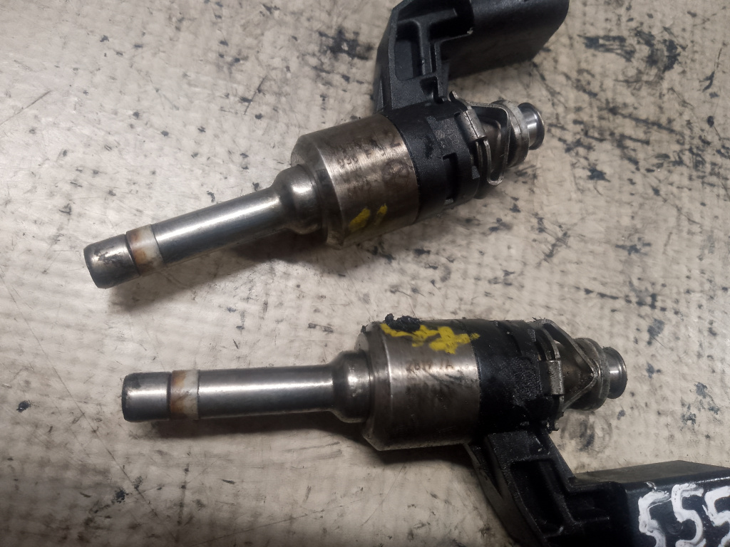 Injector Volkswagen Golf 6 1.4 Benzina 2010, 03C906036F