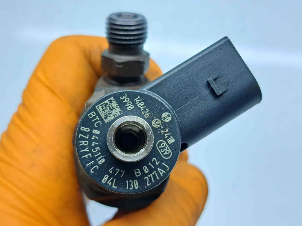 Injector Volkswagen Golf 7 (5G) [Fabr 2014-prezent] 04L130277AJ 1.6 TDI CLHA 77KW / 105CP