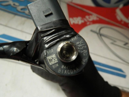 Injector Volkswagen Golf 7 facelift 2017-2020 04L130277E