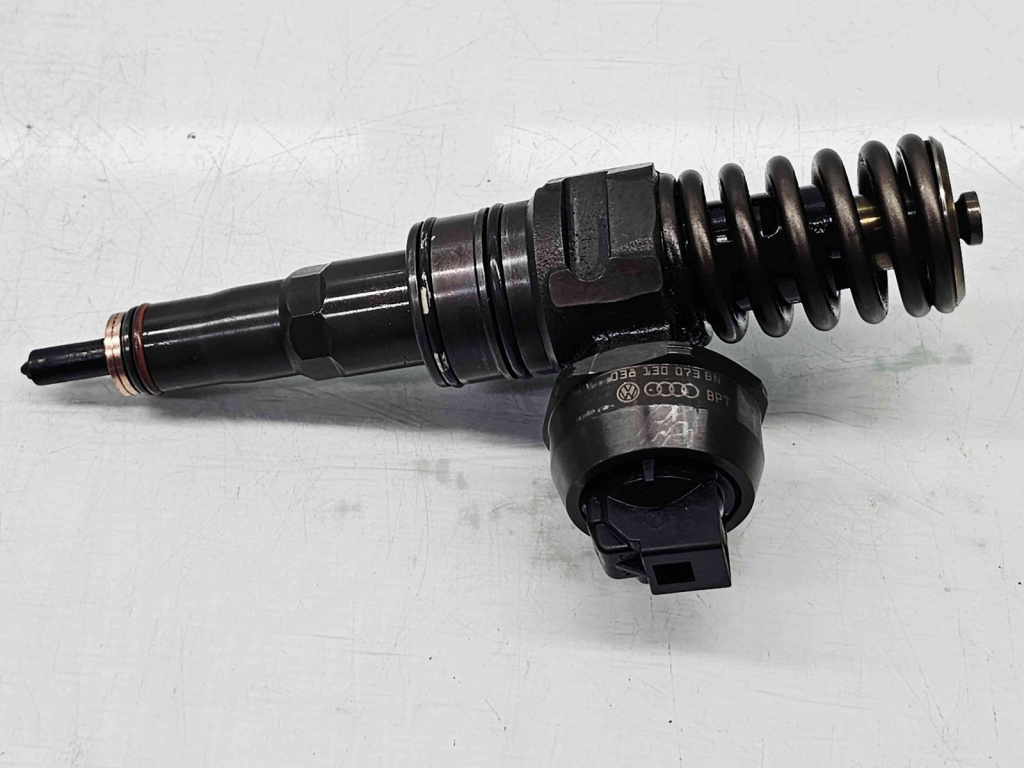 Injector Volkswagen Passat B6 (3C2) [Fabr 2005-2010] 038130073BN 1.9 TDI BLS 77KW / 105CP