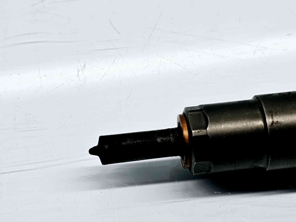 Injector Volkswagen Passat CC (357) [Fabr 2008-2012] 03L130277J 0445110369 2.0 TDI CFFB 103KW / 140CP 2.0 TDI CFFB 103KW / 140CP