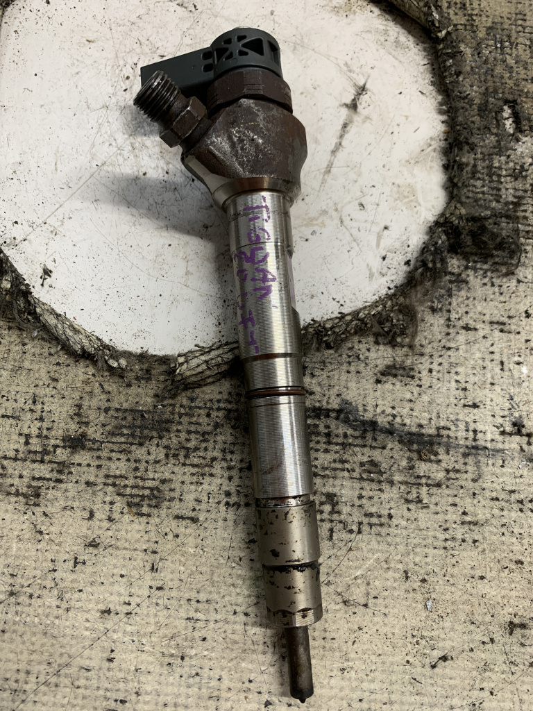 Injector Volkswagen Tiguan 2.0 Motorina 2018, 04L130277AC