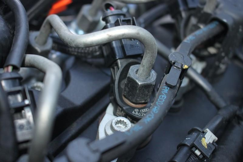 Injector Volkswagen Touareg 2 2010-2015 059130277EK