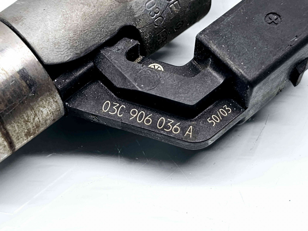 Injector Volkswagen Touran (1T1, 1T2) [Fabr 2003-2010] 03C906036A 1.6 Benz BAG 85KW / 115CP