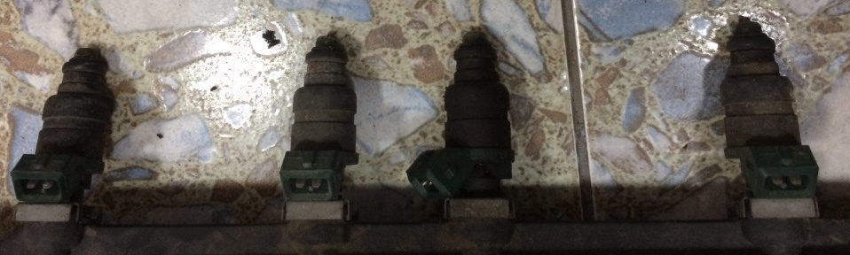 Injector Volkswagen VW Golf 4 [1997 - 2006] Hatchback 5-usi 1.6 AT (100 hp) (1J1)