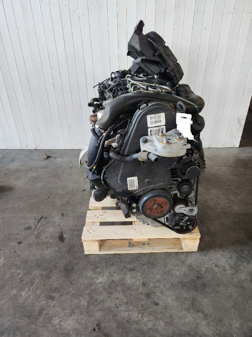 Injector Volvo V40 2.0 an 2013 motor D5204T6 cod 31303238 / 0445016046