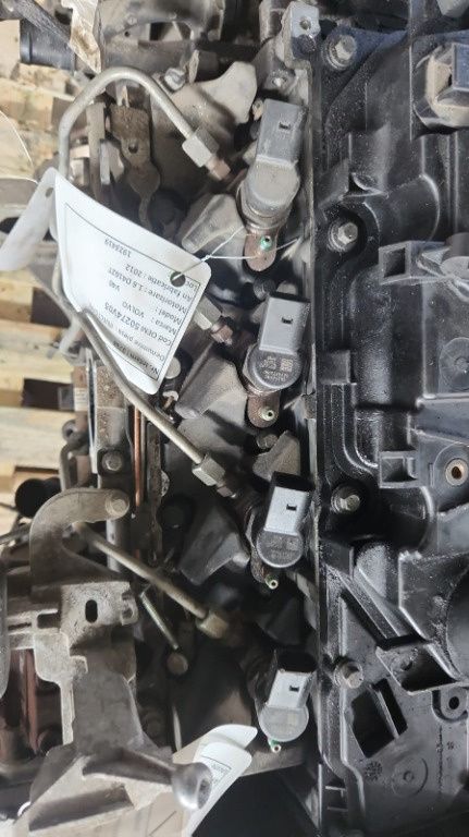 Injector Volvo V60 1.6 D2 D4162T 2012 Cod : 50274V05