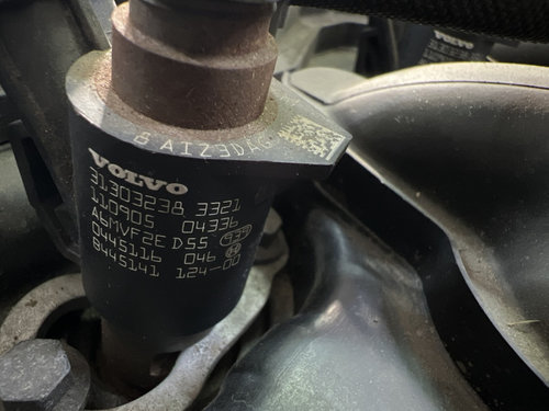 Injector Volvo XC60 2.0 d, D3, 163cp sedan 2012 (0445116046 )