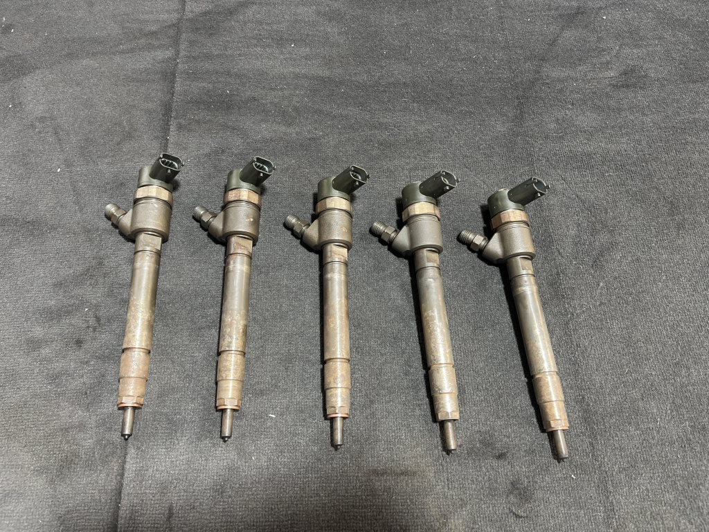 Injector VOLVO XC60 2.4 D5 Momentum 4x4 , Automat sedan 2009 (30775526)
