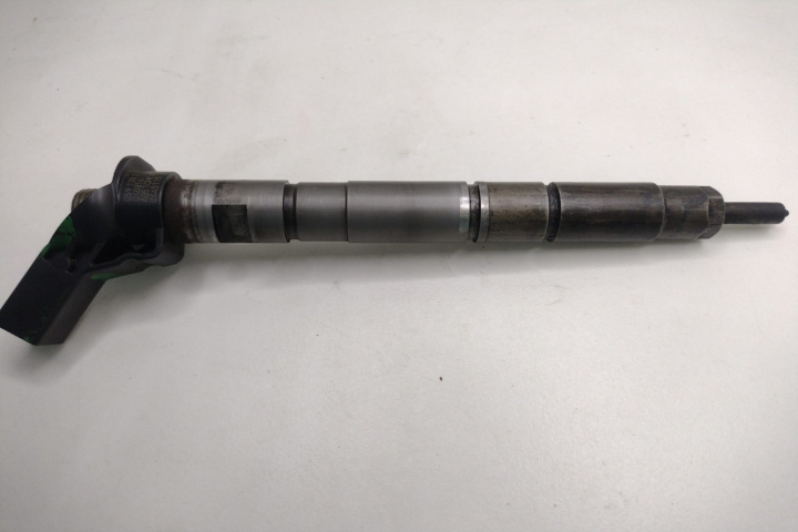 Injector Vw Audi 3.0 tdi, cod 059130277S 059130277S Audi A8 D3/4E [facelift] [2005 - 2007]