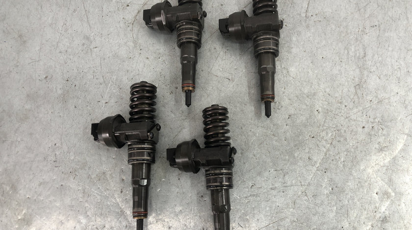 Injector VW Caddy 2.0 TDI 140cp BMM Utilitara sedan 2008 (038130073BQ)