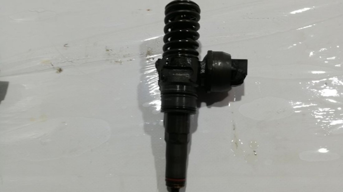 Injector Vw Caddy / Touran 1.9 TDI EURO 4 cod 0414720313/RBE30055FR