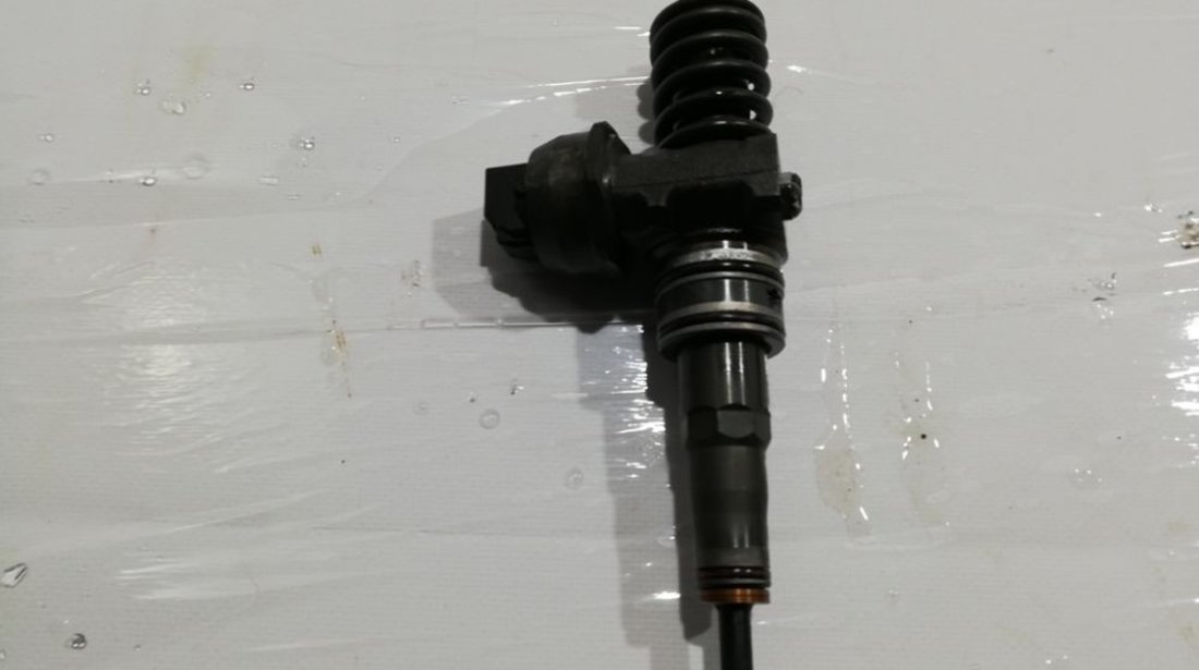 Injector Vw Caddy / Touran 1.9 TDI EURO 4 cod 0414720313/RBE30055FR