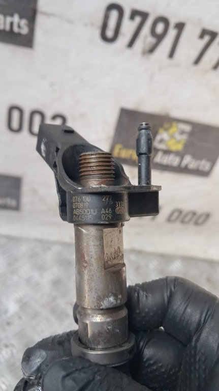Injector Vw Crafter 2.5 TDI 80KW / 109Cp cod motor BJK ,transmisie manuala ,an 2008 cod 0445115029 /...
