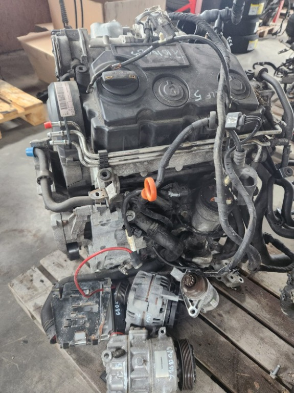 Injector Vw Golf 5 1.9 TDI 2006 2007 2008 2009 cod 038130073BN