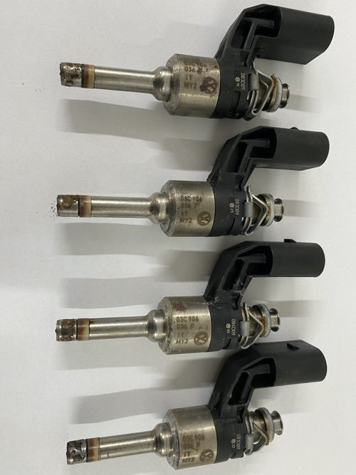 Injector VW Golf 6 1.4TSI hatchback 2009 (03C906036F)