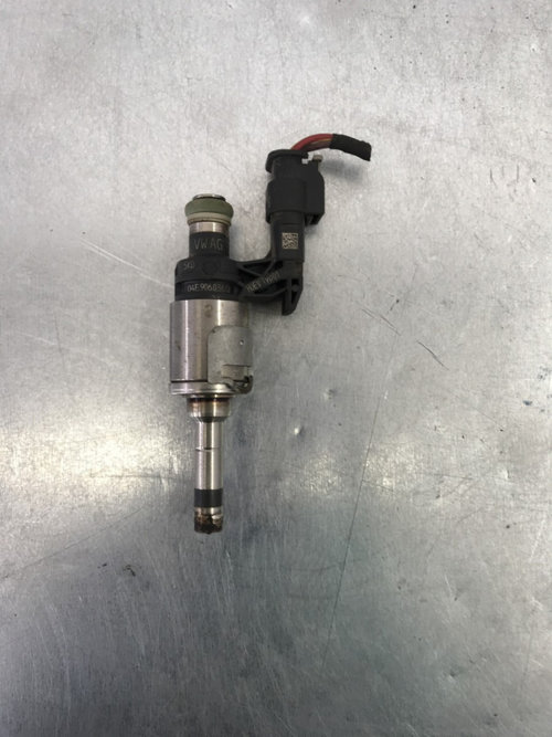 Injector VW Golf 7 Variant 1.4 TGI CPWA, DSG 7 SMN sedan 2017 (04E906036Q)