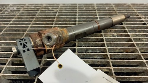 INJECTOR VW GOLF VII 1.6 TDI - (2012 2016)