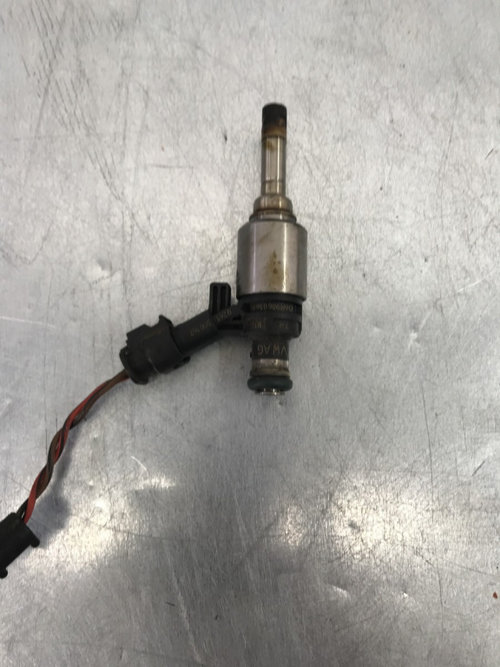 Injector VW Passat B6 1.8 TSI ,CAW 160cp sedan 2008 (06H906036P)