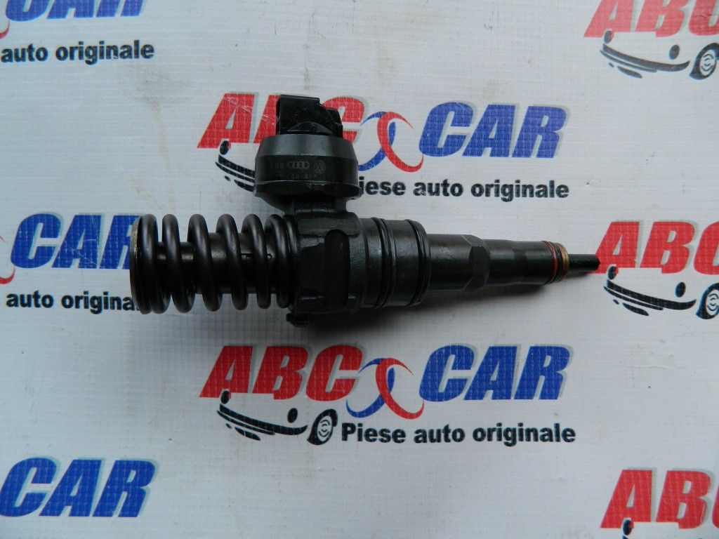 Injector VW Passat B6 1.9 TDI cod: 038130073AG
