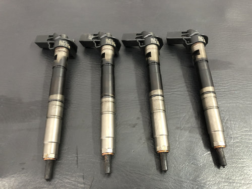 Injector VW Passat B6 2.0TDI DSG 170cp sedan 2009 (03L130277)
