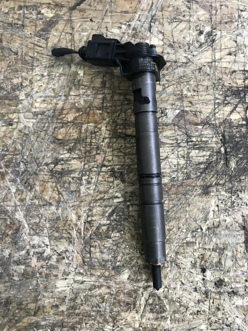 Injector VW Passat B6 R-Line 2.0 TDI CBBB, 4x4, Automat DSG combi 2010 (03L130277)