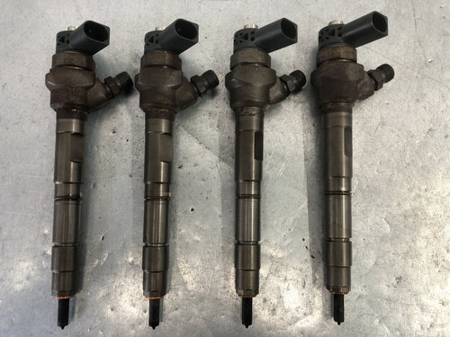 Injector VW Passat B7 Variant 2.0 TDI manual 140 CP sedan 2012 (03L130277J)