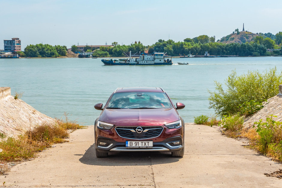 Insignia Country Tourer