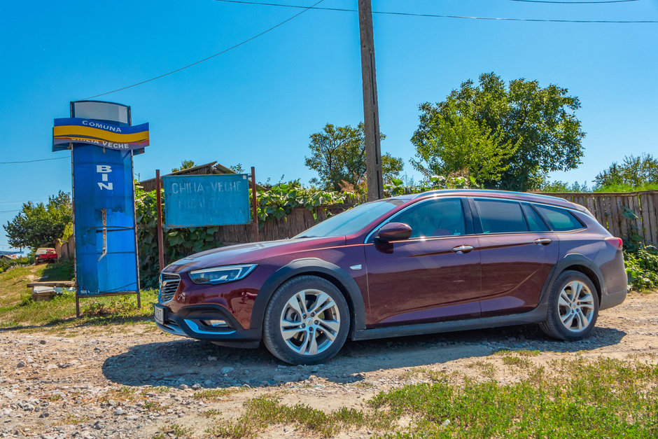 Insignia Country Tourer